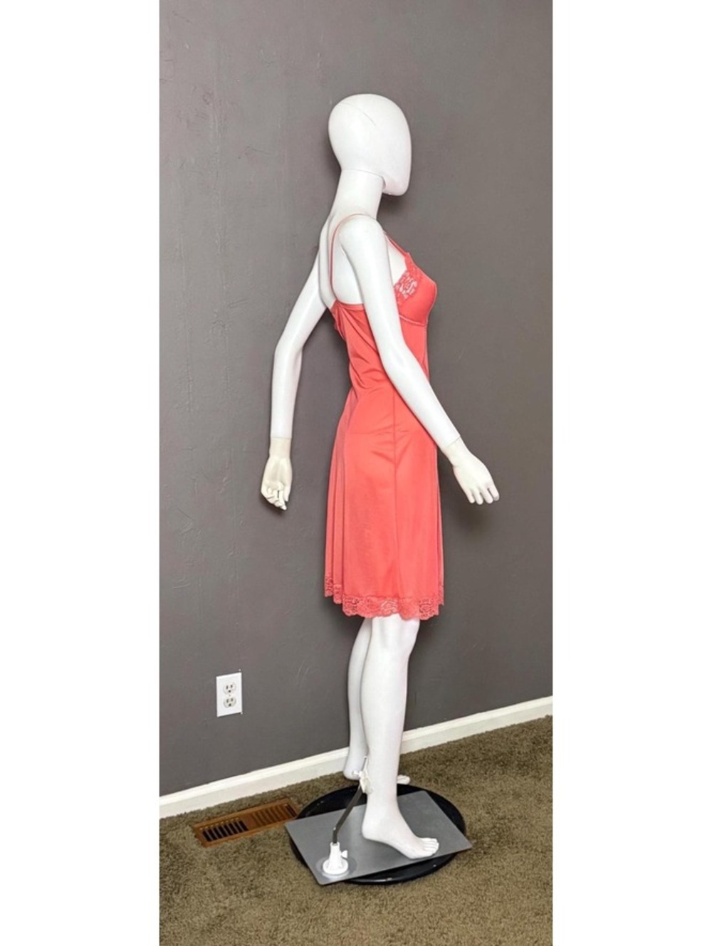 Vintage 1960's Coral Lacy Slip Dress from St. Michael of Britian size 36 - Picture 6 of 15